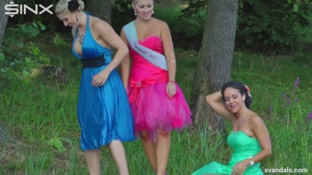 Beauty queens catfight in a lake - Cam 1 Screencap 78 on www.sinx.com