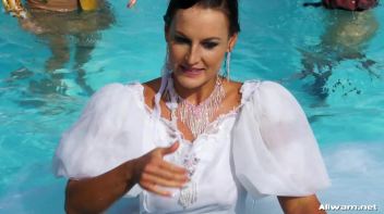 Wedding Day Wetlook Disaster Screencap 46 on www.sinx.com