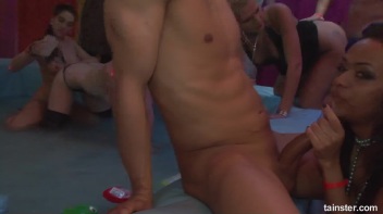 Club Cunts Part 4 - Cam 3 Screencap 75 on www.sinx.com