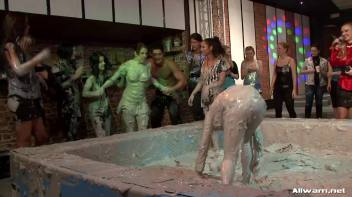 Eurobabes Going Mud Mad! Screencap 29 on www.sinx.com