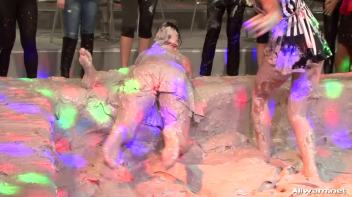 Eurobabes Going Mud Mad! Screencap 38 on www.sinx.com