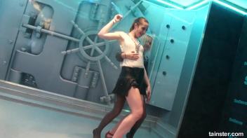 Dripping wet lesbian amateurs Screencap 50 on www.sinx.com