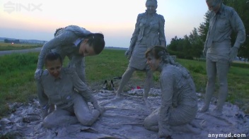 Mud Wrestling Babes Messy Catfighting Screencap 77 on www.sinx.com