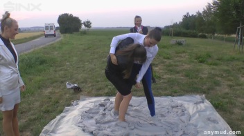 Mud Wrestling Babes Messy Catfighting Screencap 14 on www.sinx.com