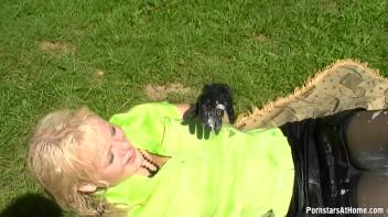 Wet And Creamy At The Pool Screencap 68 on www.sinx.com