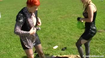 Wet And Creamy At The Pool Screencap 75 on www.sinx.com