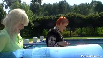 Wet And Creamy At The Pool Screencap 2 on www.sinx.com