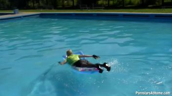 Wet And Creamy At The Pool Screencap 32 on www.sinx.com