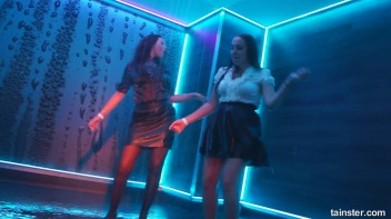 What a Glorious Feelin' Dancing In The Rain Screencap 11 on www.sinx.com