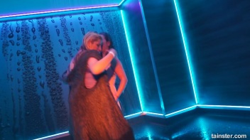 What a Glorious Feelin' Dancing In The Rain Screencap 19 on www.sinx.com