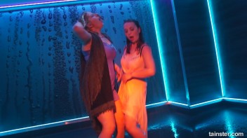What a Glorious Feelin' Dancing In The Rain Screencap 26 on www.sinx.com