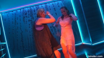 What a Glorious Feelin' Dancing In The Rain Screencap 27 on www.sinx.com