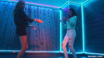 What a Glorious Feelin' Dancing In The Rain Screencap 38 on www.sinx.com