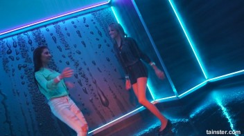 What a Glorious Feelin' Dancing In The Rain Screencap 40 on www.sinx.com