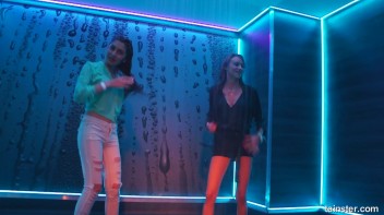 What a Glorious Feelin' Dancing In The Rain Screencap 46 on www.sinx.com