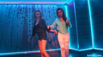 What a Glorious Feelin' Dancing In The Rain Screencap 52 on www.sinx.com
