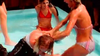 Gel Pit From Hell! Screencap 14 on www.sinx.com