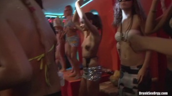 Bikini Beach Balls Part 5 - Cam 3 Screencap 101 on www.sinx.com