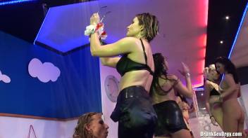 Cruise Ship CumSluts Part 5 Screencap 85 on www.sinx.com