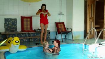 Eurobabe Pool Play Screencap 103 on www.sinx.com