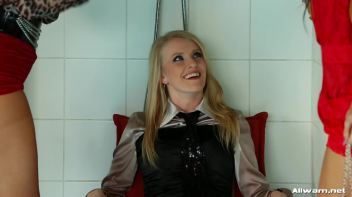 Eurobabe Pool Play Screencap 51 on www.sinx.com