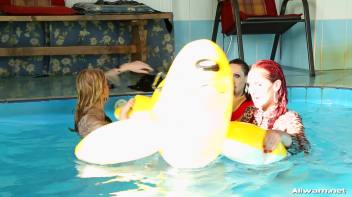 Eurobabe Pool Play Screencap 75 on www.sinx.com