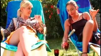 Garden Hose Fight Gets These Girls Off Screencap 9 on www.sinx.com