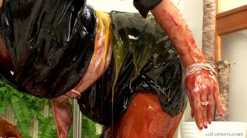 Lick It Off Screencap 96 on www.sinx.com