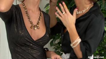 Lick It Off Screencap 12 on www.sinx.com