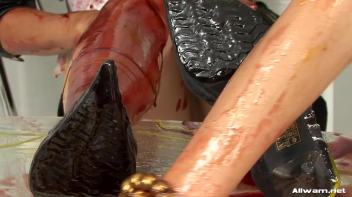 Lick It Off Screencap 56 on www.sinx.com