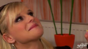 Aspiring Singer Aims To Impress Screencap 14 on www.sinx.com