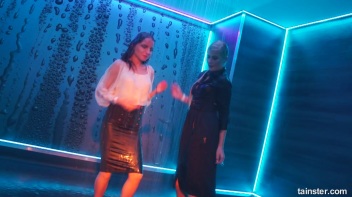 Show Me Wet You're Workin' With! Screencap 1 on www.sinx.com