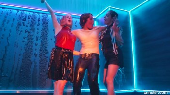 Show Me Wet You're Workin' With! Screencap 103 on www.sinx.com