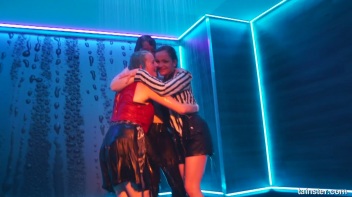 Show Me Wet You're Workin' With! Screencap 105 on www.sinx.com