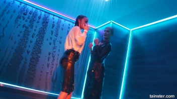 Show Me Wet You're Workin' With! Screencap 11 on www.sinx.com