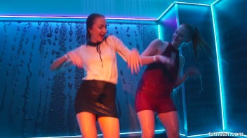 Show Me Wet You're Workin' With! Screencap 43 on www.sinx.com