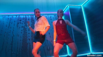 Show Me Wet You're Workin' With! Screencap 46 on www.sinx.com