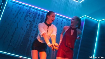 Show Me Wet You're Workin' With! Screencap 48 on www.sinx.com