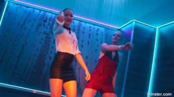 Show Me Wet You're Workin' With! Screencap 51 on www.sinx.com