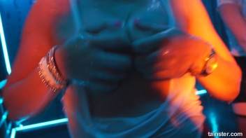 Show Me Wet You're Workin' With! Screencap 69 on www.sinx.com