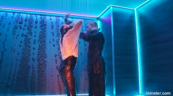 Show Me Wet You're Workin' With! Screencap 7 on www.sinx.com