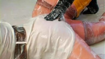 Lesbian Laundromat Screencap 97 on www.sinx.com