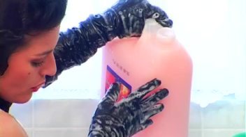 Lesbian Laundromat Screencap 115 on www.sinx.com