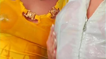 Lesbian Laundromat Screencap 14 on www.sinx.com