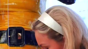 Lesbian Laundromat Screencap 29 on www.sinx.com