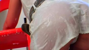 Lesbian Laundromat Screencap 37 on www.sinx.com