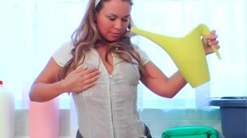 Lesbian Laundromat Screencap 5 on www.sinx.com