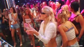 Blue Jean Babes Part 1 Cam 2 Screencap 19 on www.sinx.com