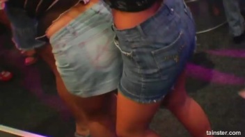 Blue Jean Babes Part 1 Cam 2 Screencap 47 on www.sinx.com