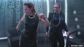 Titty Shakin' Shower Time Screencap 44 on www.sinx.com